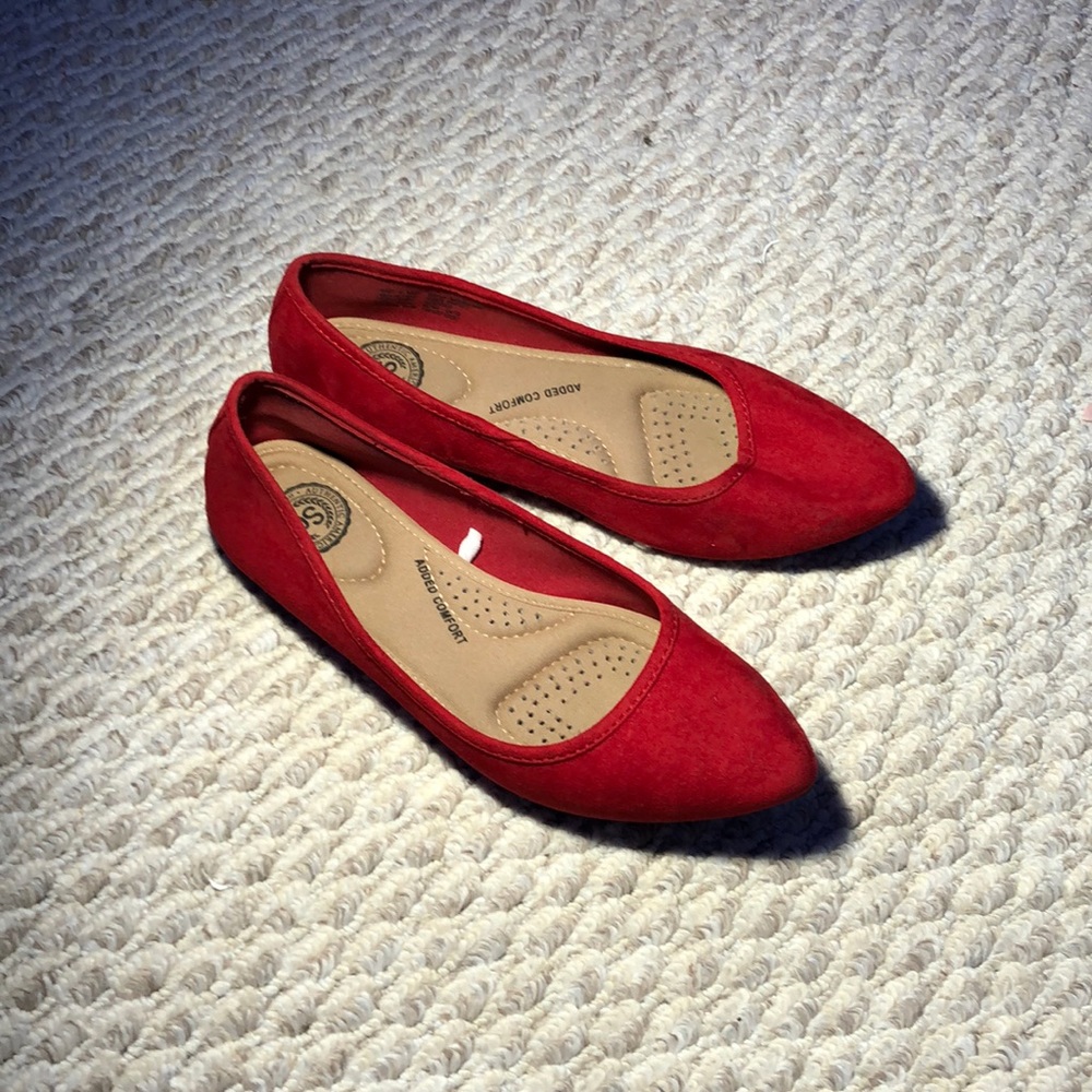 Red So memory foam women’s slide-on’s size- 6